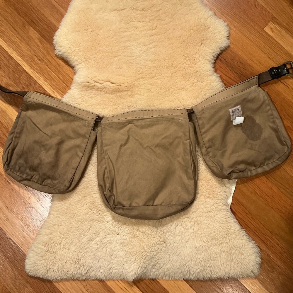 C.C. Filson tan canvas hunting pouch belt - Picture 2 of 14